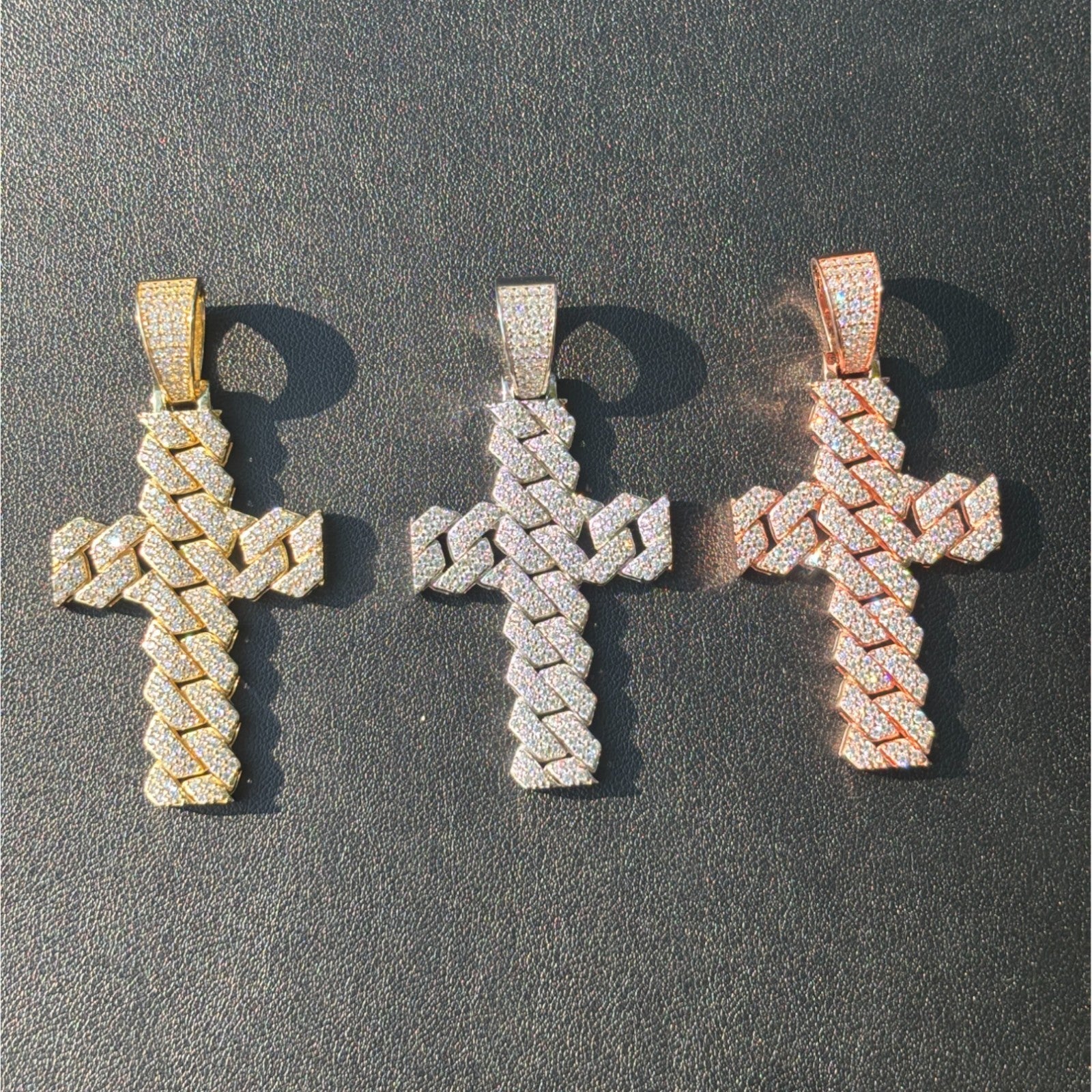 925 Sterling Silver Cuban Prong Cross With Moissanite - Medium