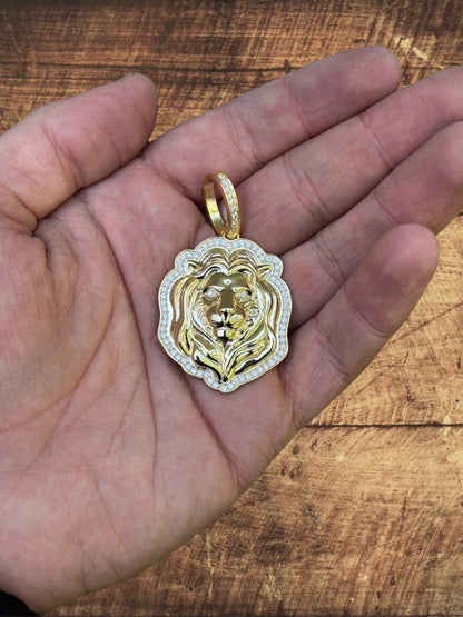 925 Sterling Silver Lion Head Pendant With Moissanite - Medium