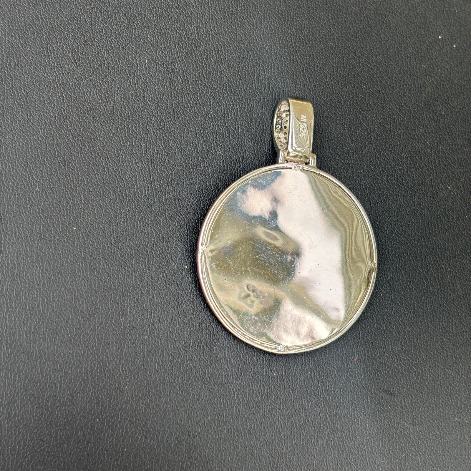 925 Sterling Silver Round Medallion Virgin Mary Pendant With Moissanite