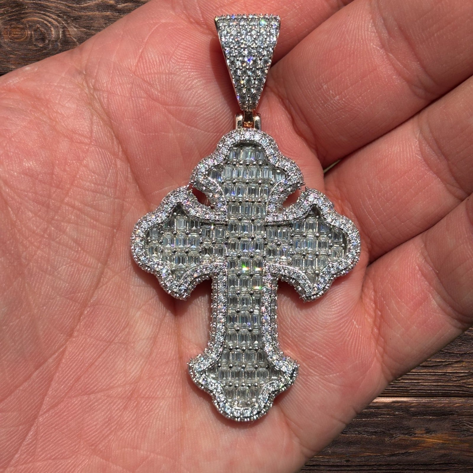 925 Sterling Silver Gothic Cross With Moissanite - Large