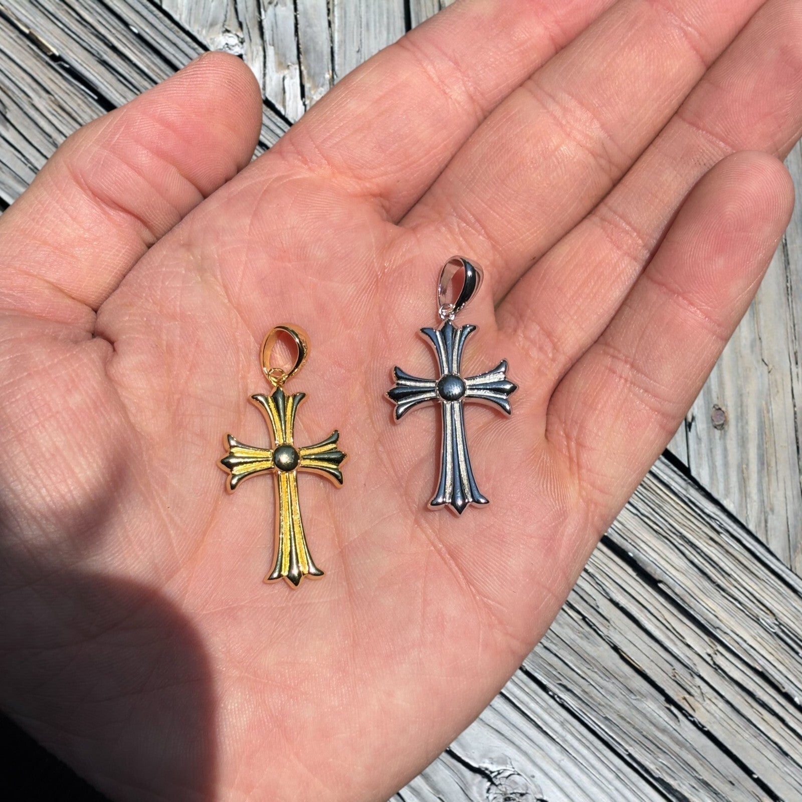 925 Sterling Silver Cross Hearts Pendant - Medium