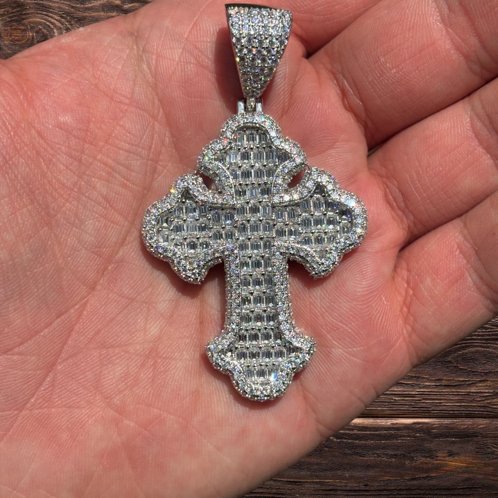 925 Sterling Silver Gothic Cross With Moissanite - Large
