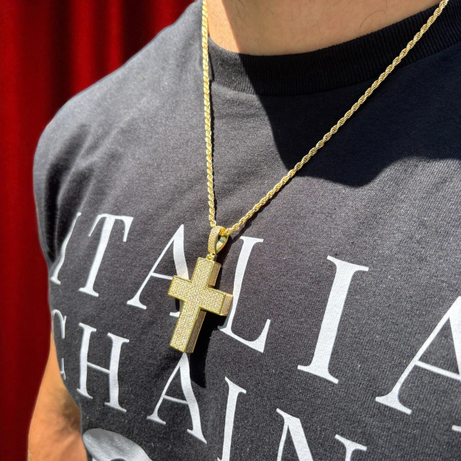 925 Sterling Silver 3D Cross Pendant With Moissanite - Medium