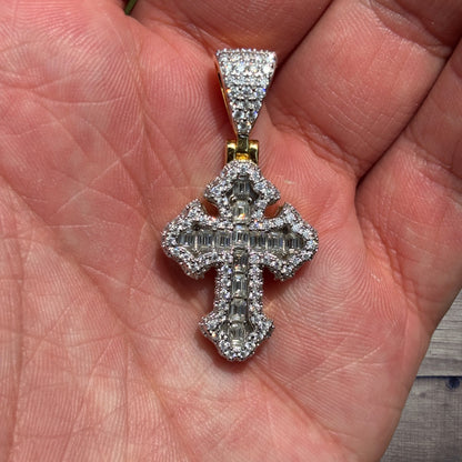 925 Sterling Silver Gothic Cross With Moissanite - Small