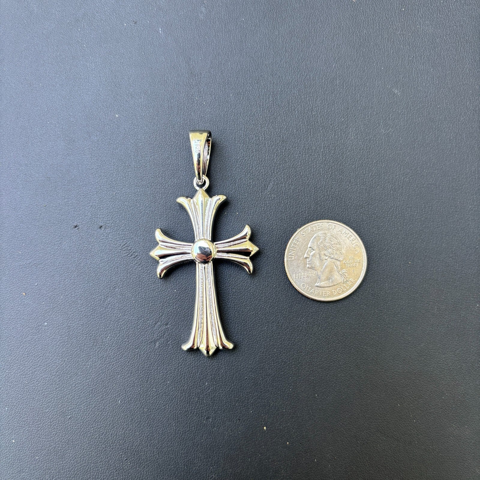 925 Sterling Silver Cross Hearts Pendant - Large