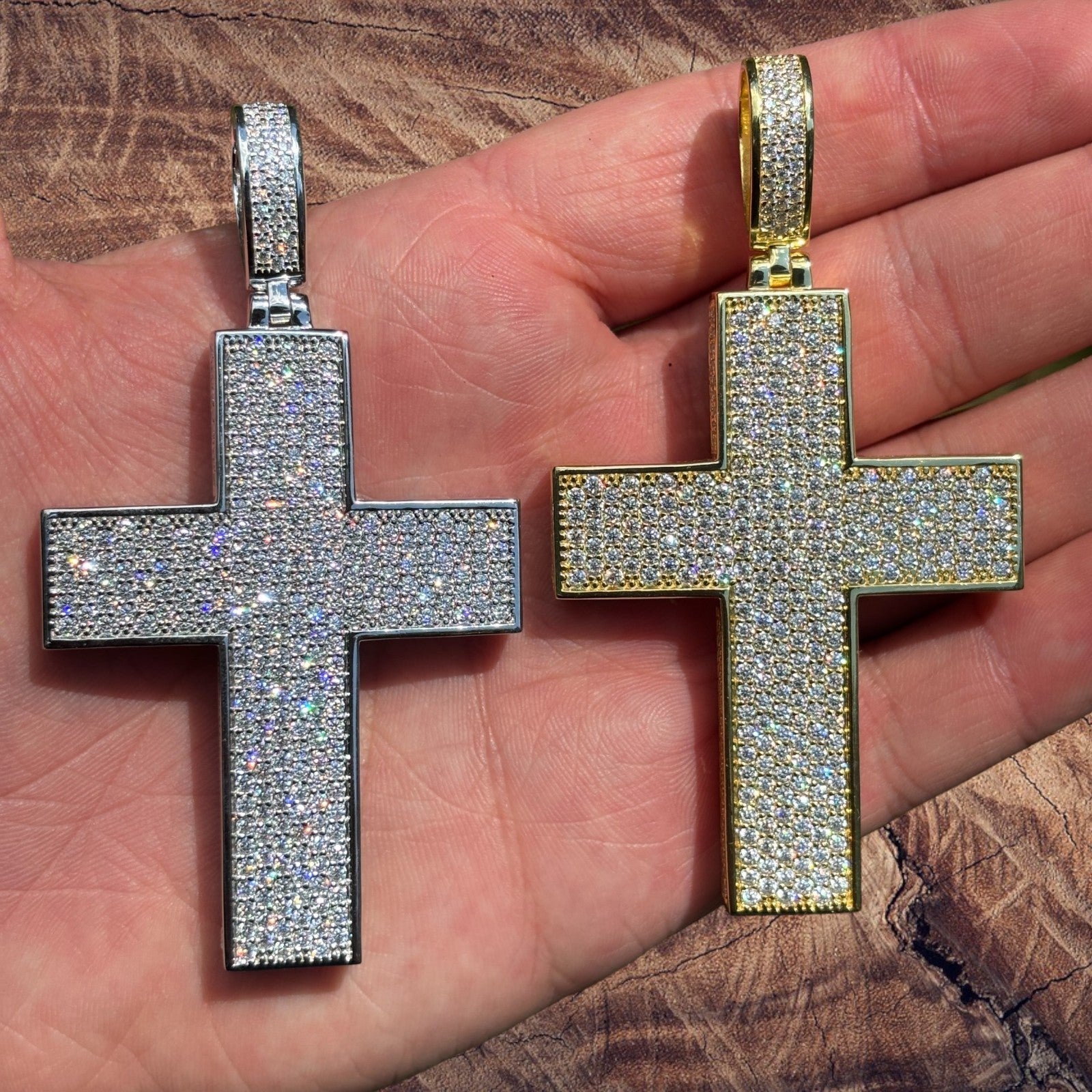 925 Sterling Silver 3D Cross Pendant With Moissanite - Large