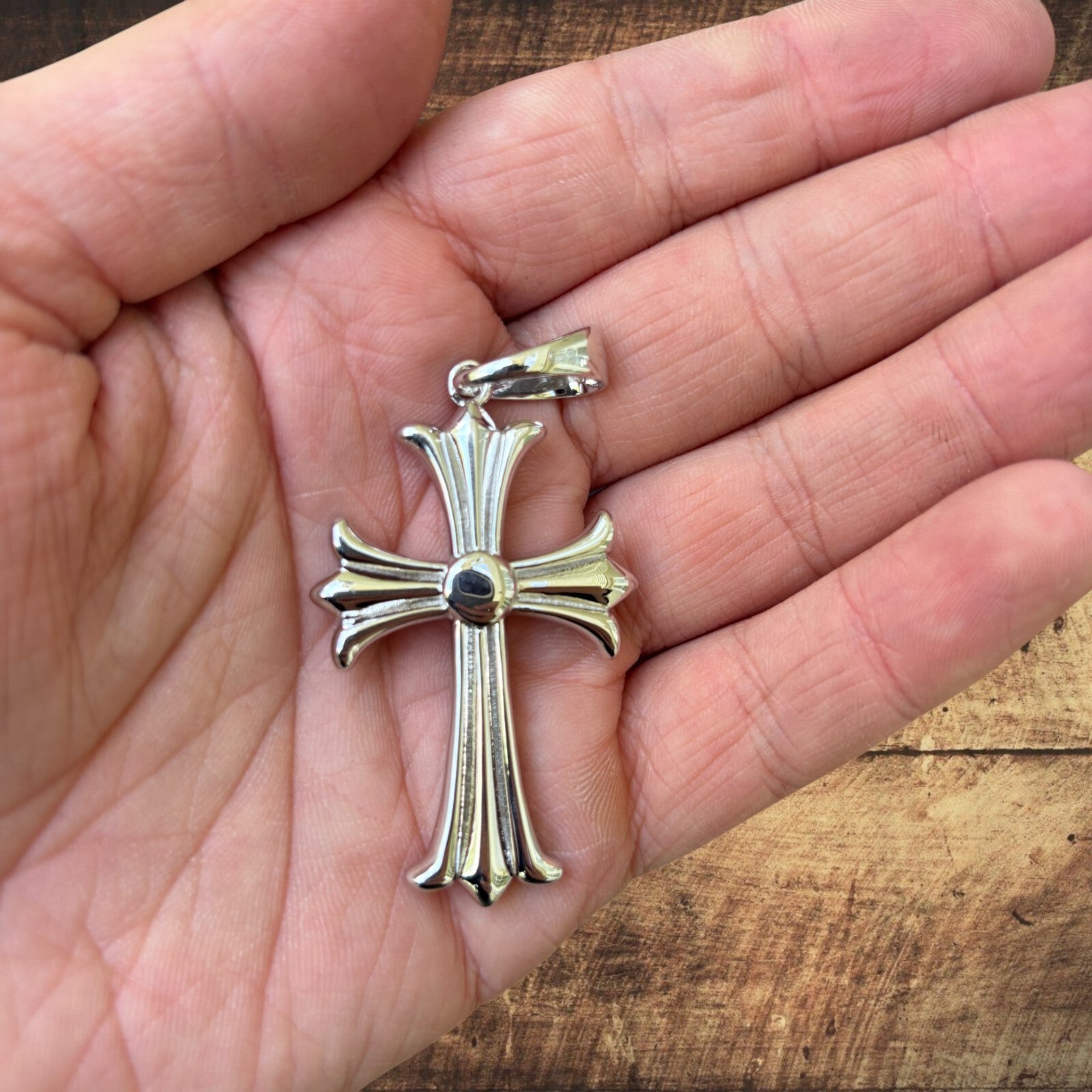 925 Sterling Silver Cross Hearts Pendant - Large